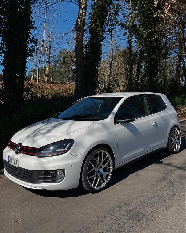 Volkswagen Golf GTI DSG6 211cv