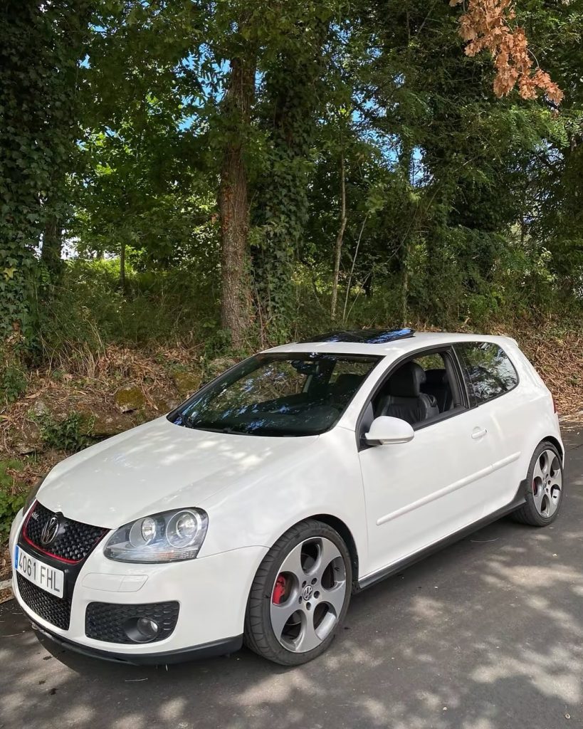Volkswagen Golf GTI V DSG6 200cv